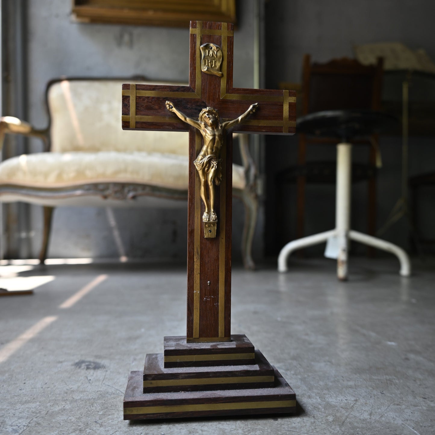 Brass Cross Christ Figure ｛ RB-00219 ｝