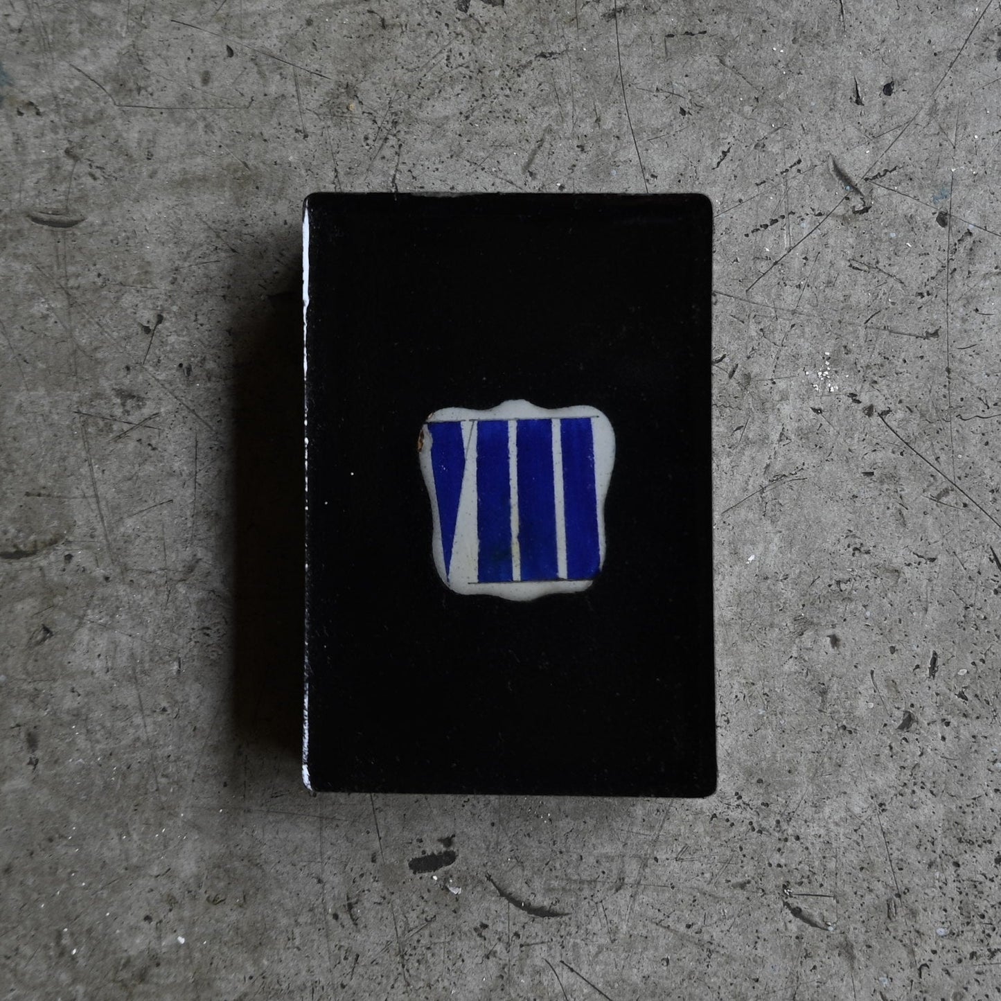 Acrylic resin object "VIII"｛RB-01008｝