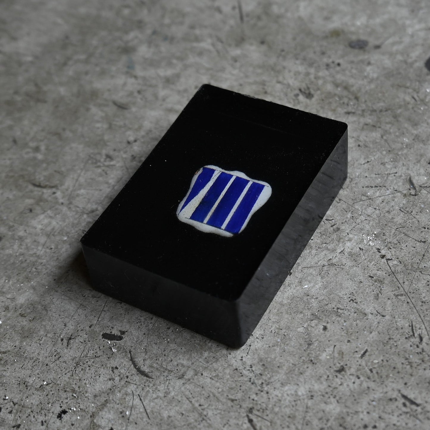 Acrylic resin object "VIII"｛RB-01008｝