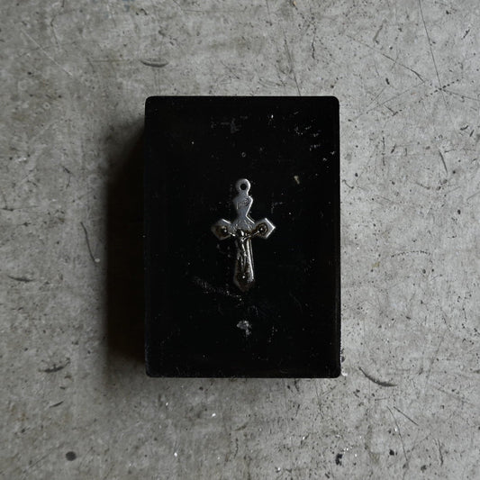 Acrylic resin object "Cross"｛RB-01010｝