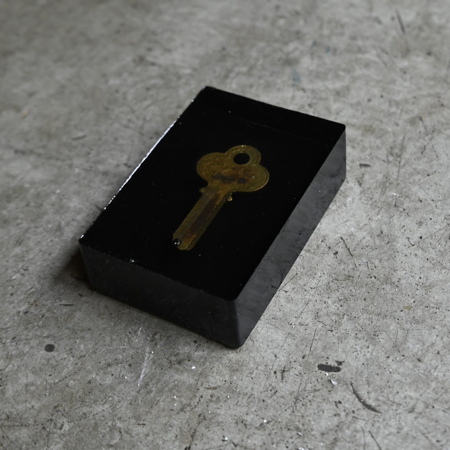 Acrylic resin object "Key"｛RB-01011｝