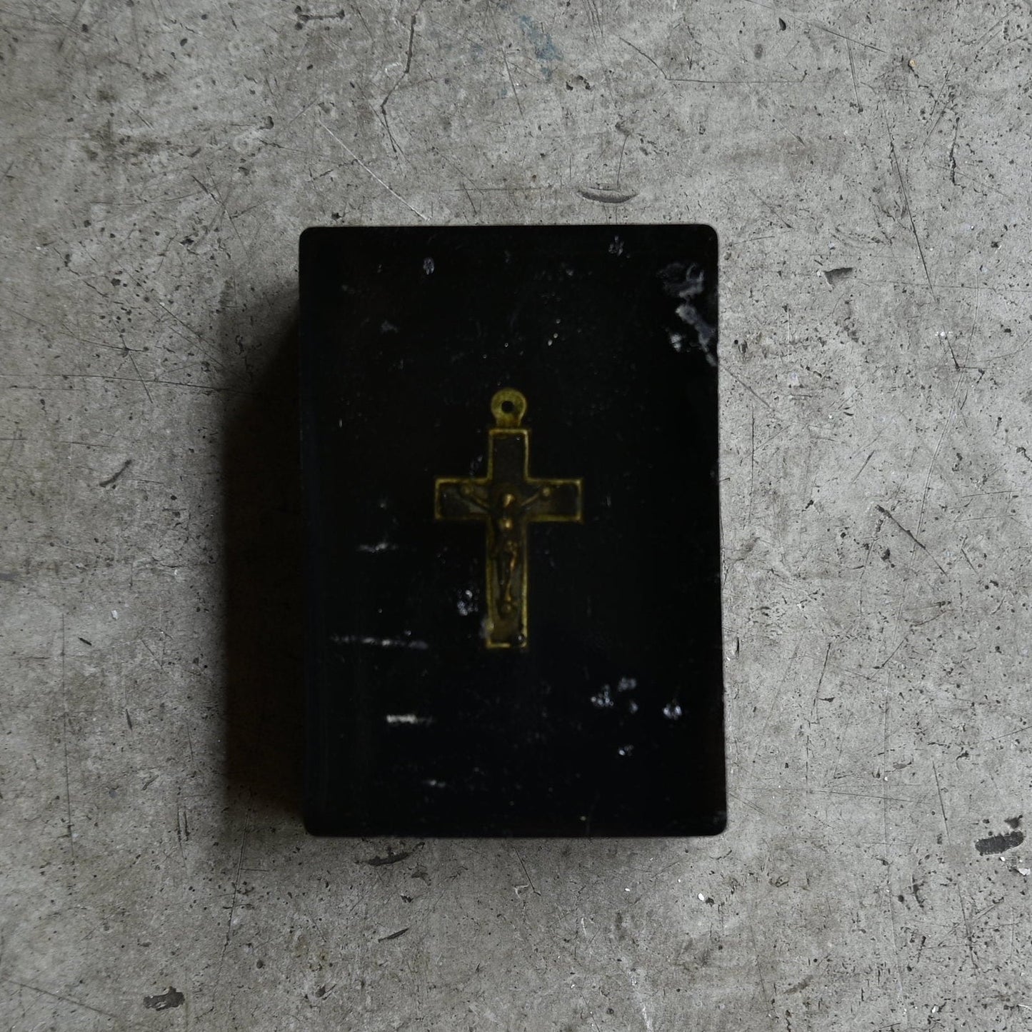 Acrylic resin object "Cross"｛RB-01013｝