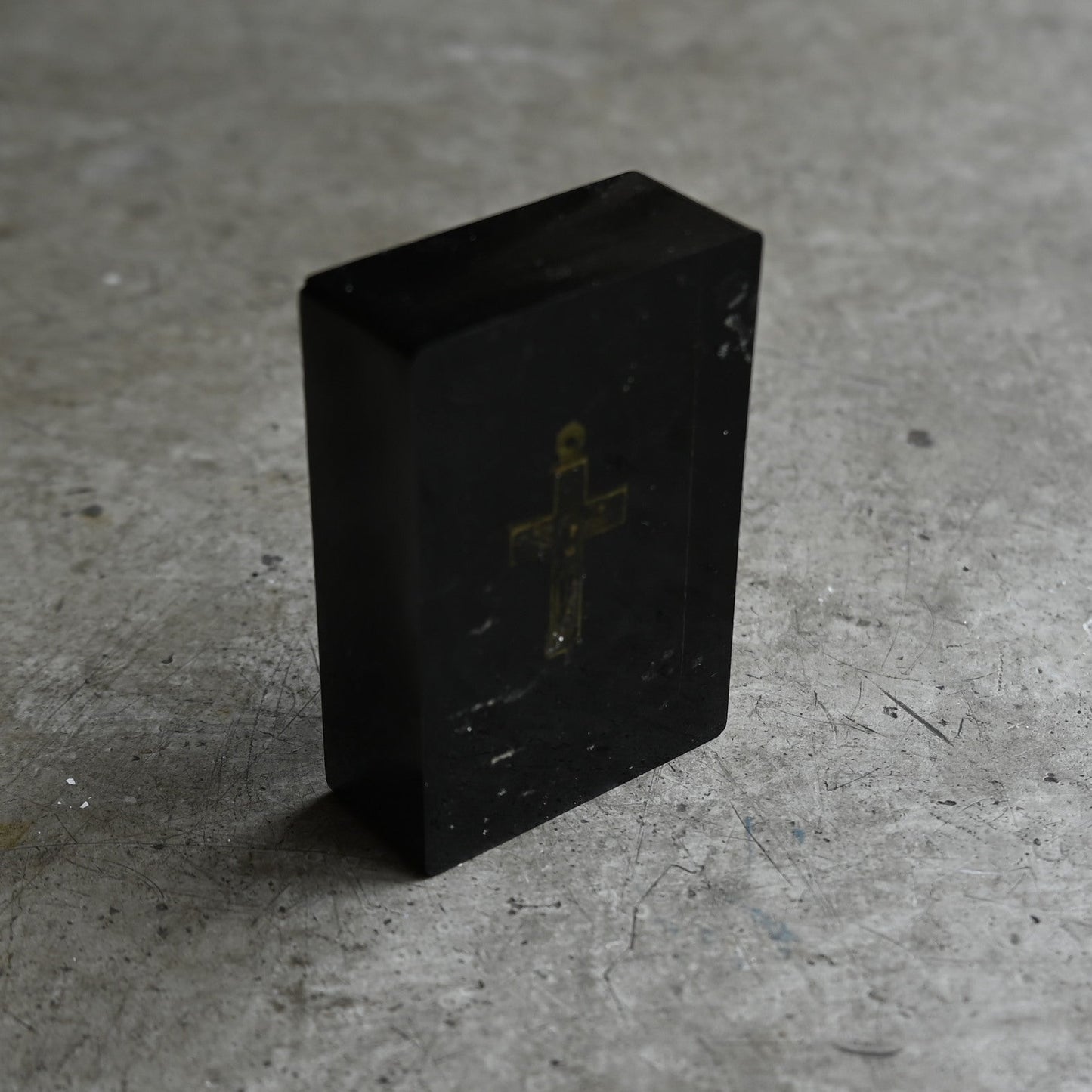 Acrylic resin object "Cross"｛RB-01013｝