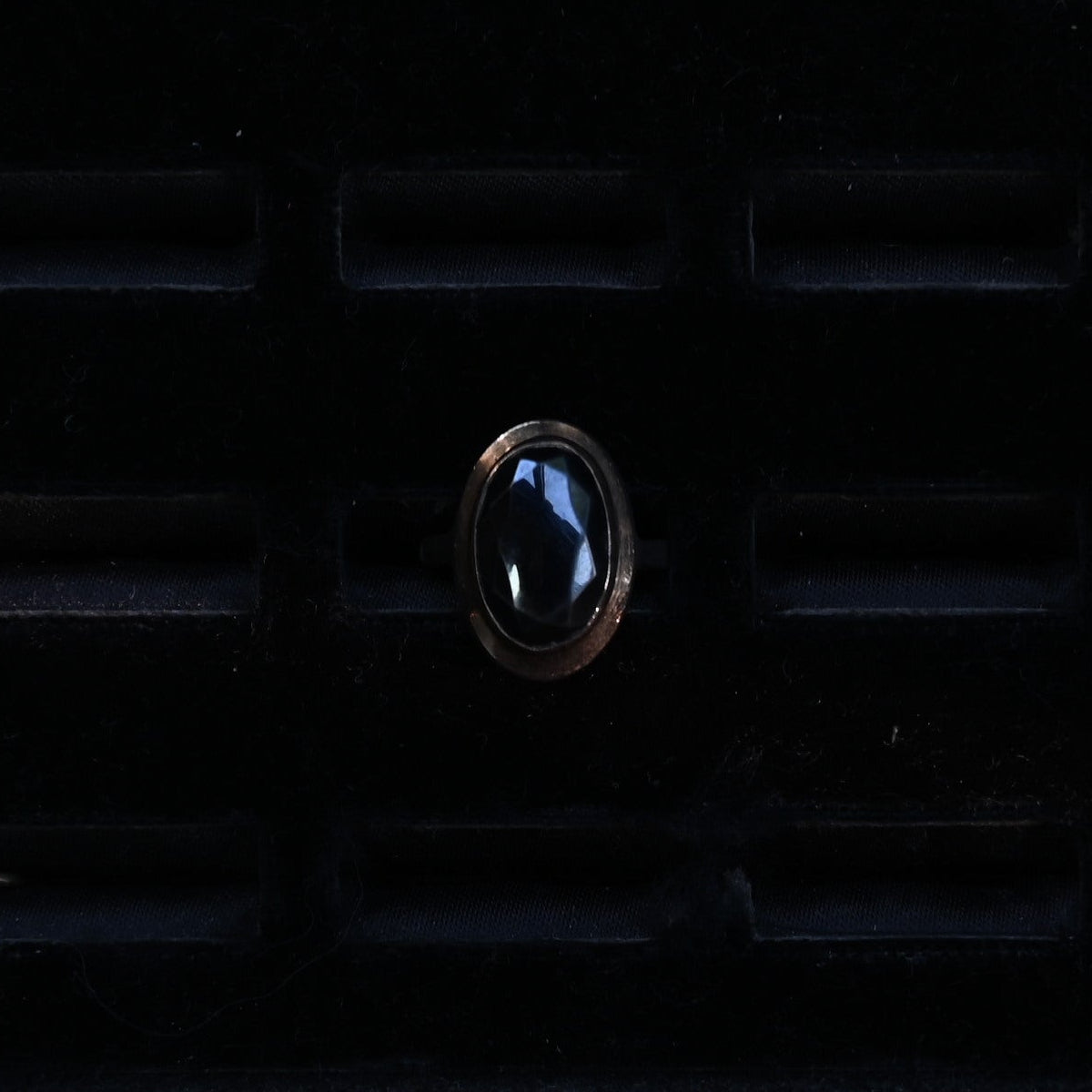 Black Faceted Stone Ring "Metal" ｛RM-00306｝