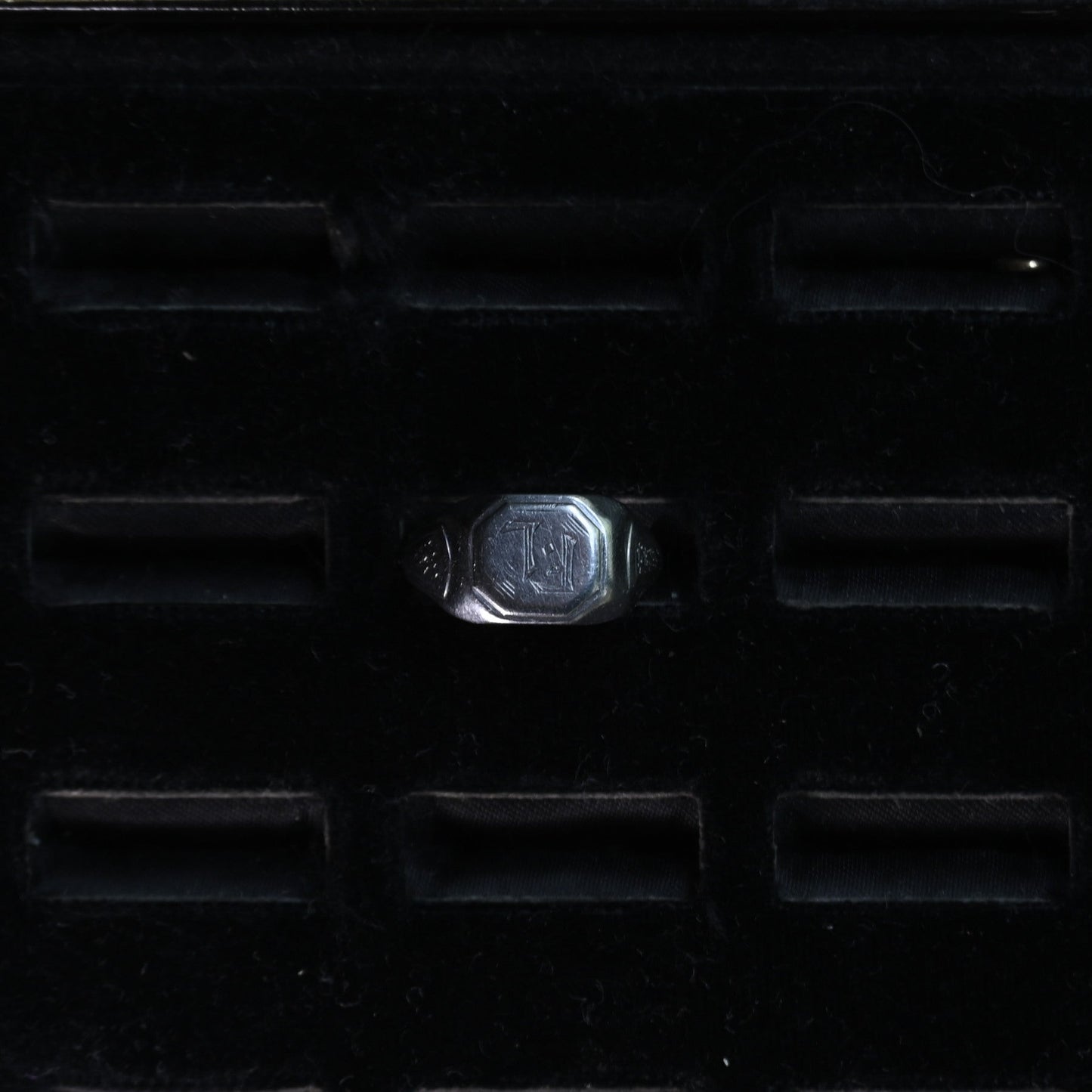 Octagon Initial  Ring "FL"｛RM-00312｝