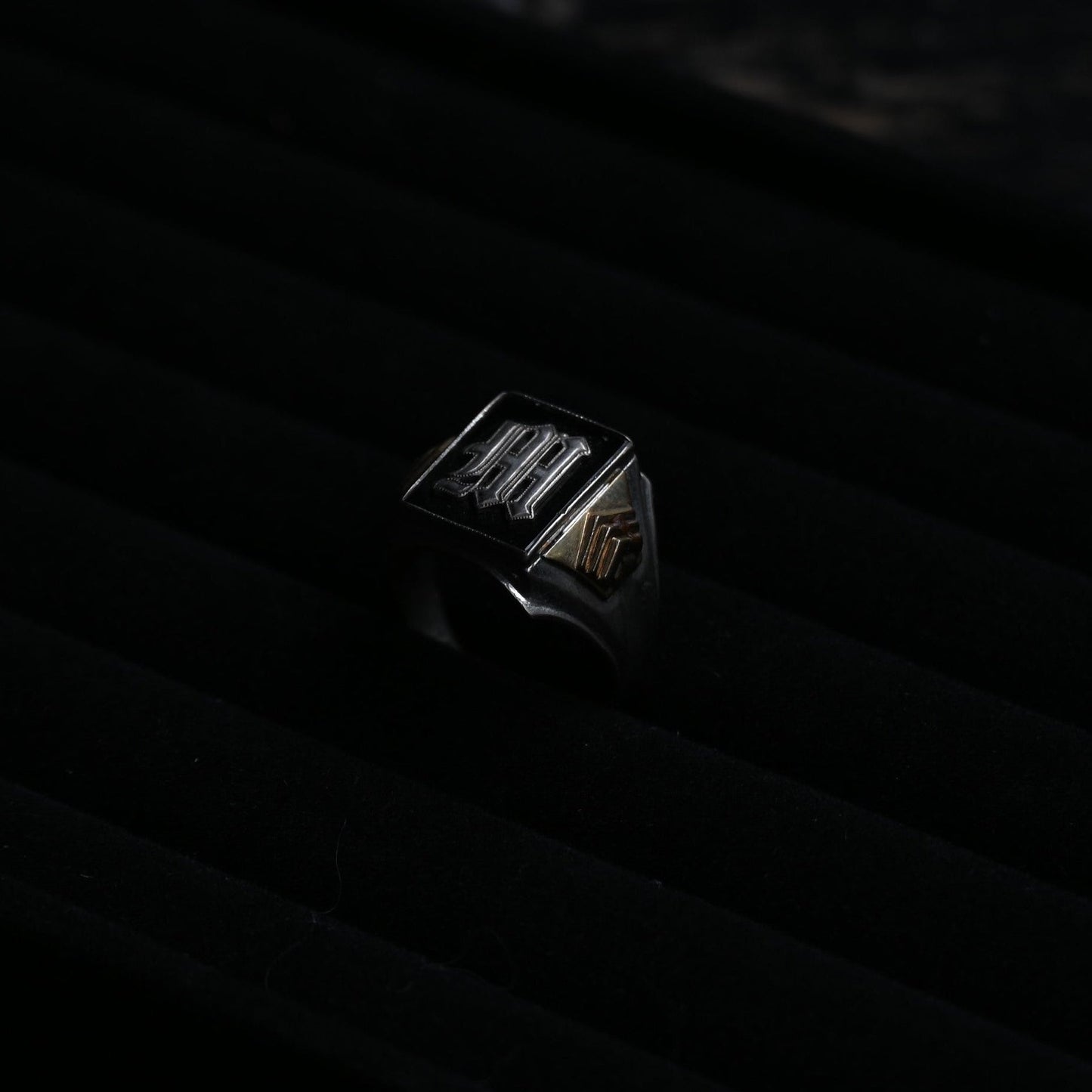 Vintage Gold×Silver signet Ring "M" ｛RM-00317｝
