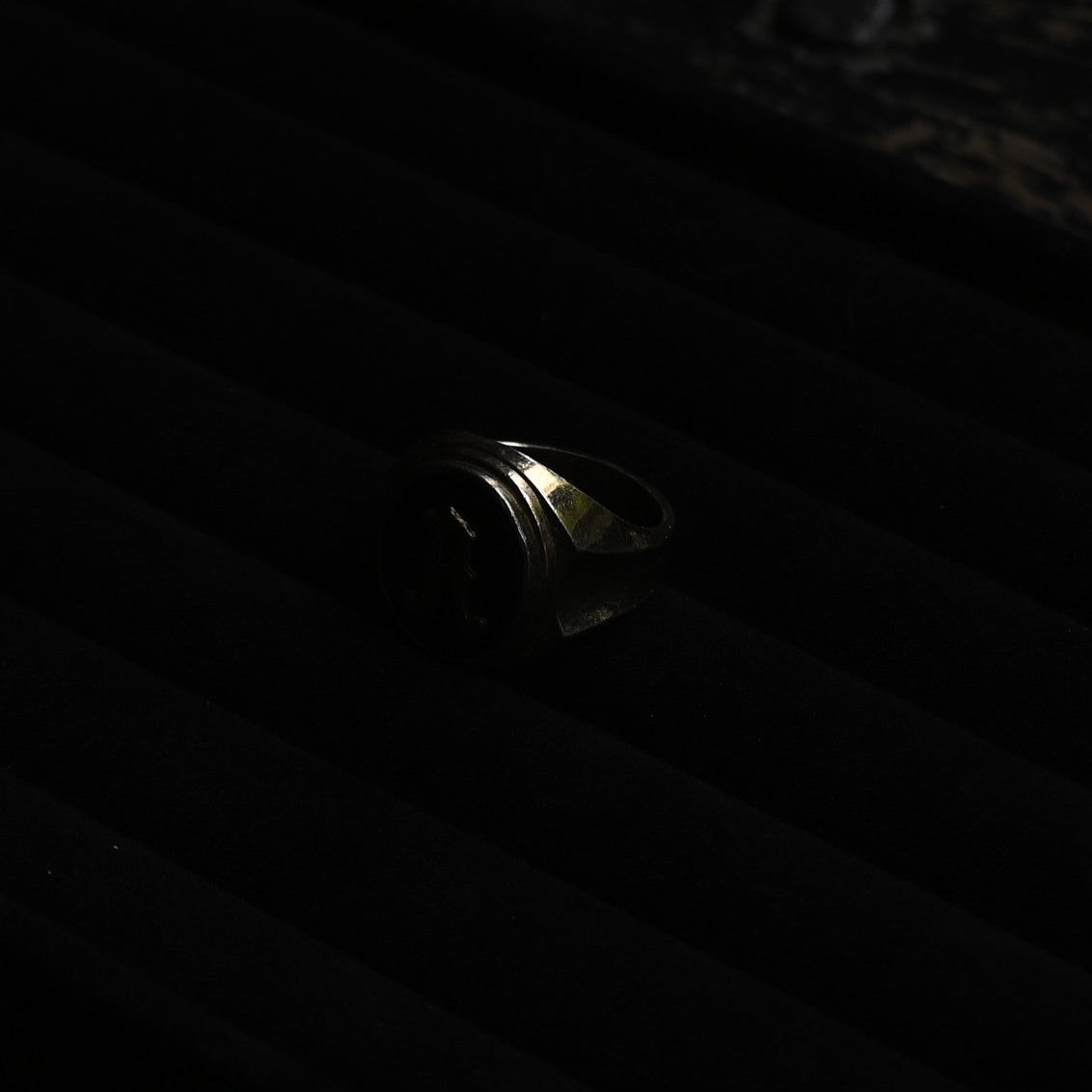Vintage Onyx Signet Ring " Initial A "  ｛RM-00319｝