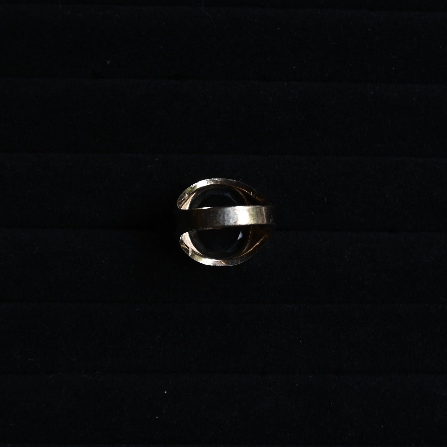 Vintage Onyx Signet Ring " Initial A "  ｛RM-00319｝