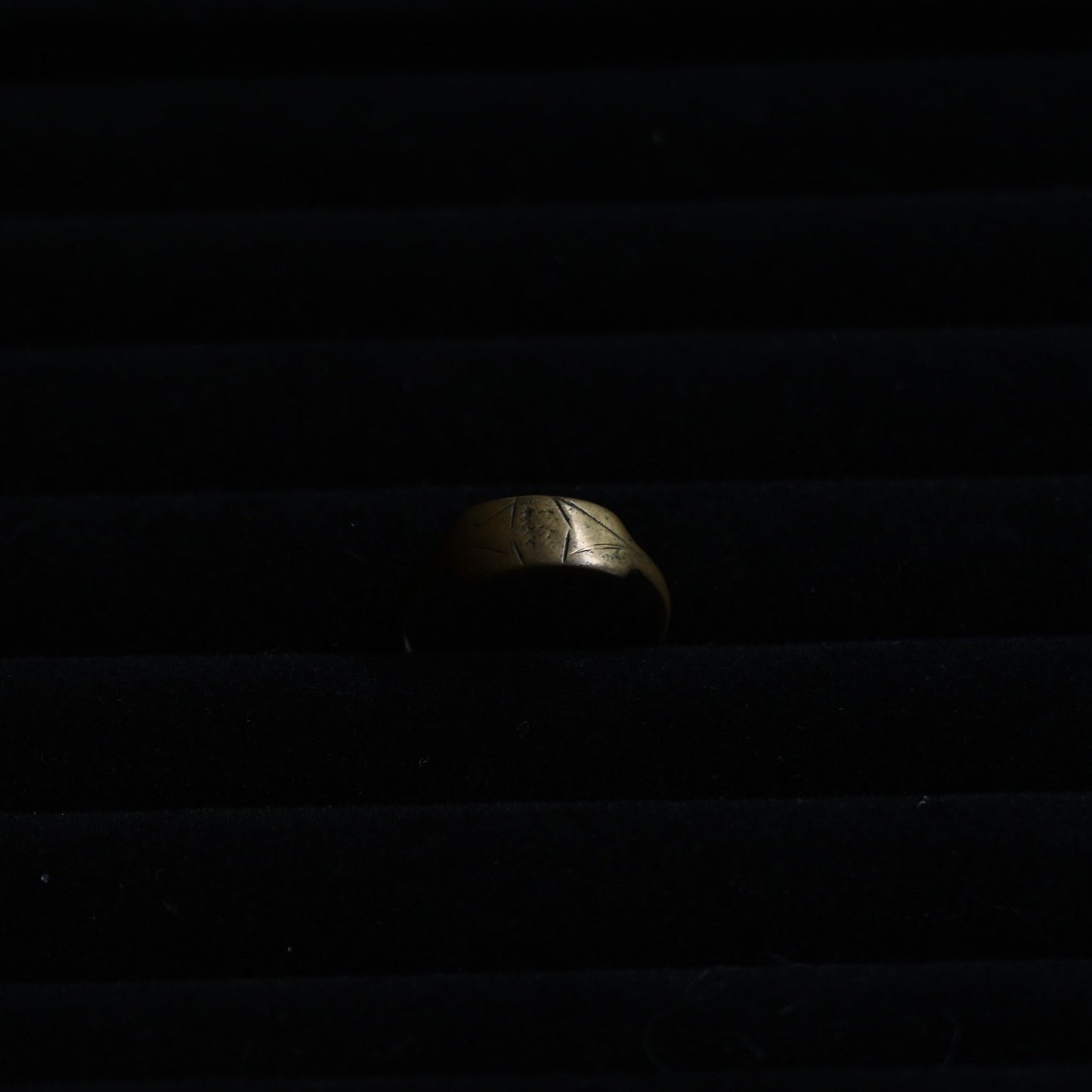 Vintage Engraved Signet Ring "Artdeco style"｛RM-00324｝