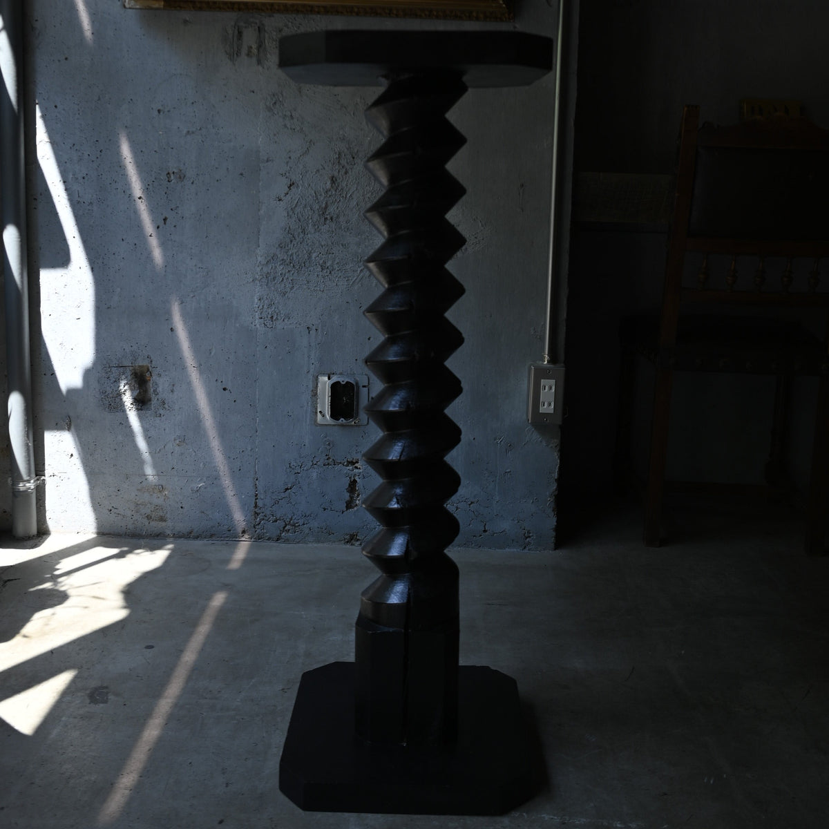 Black Wood Twisted Stand｛RF-00204｝