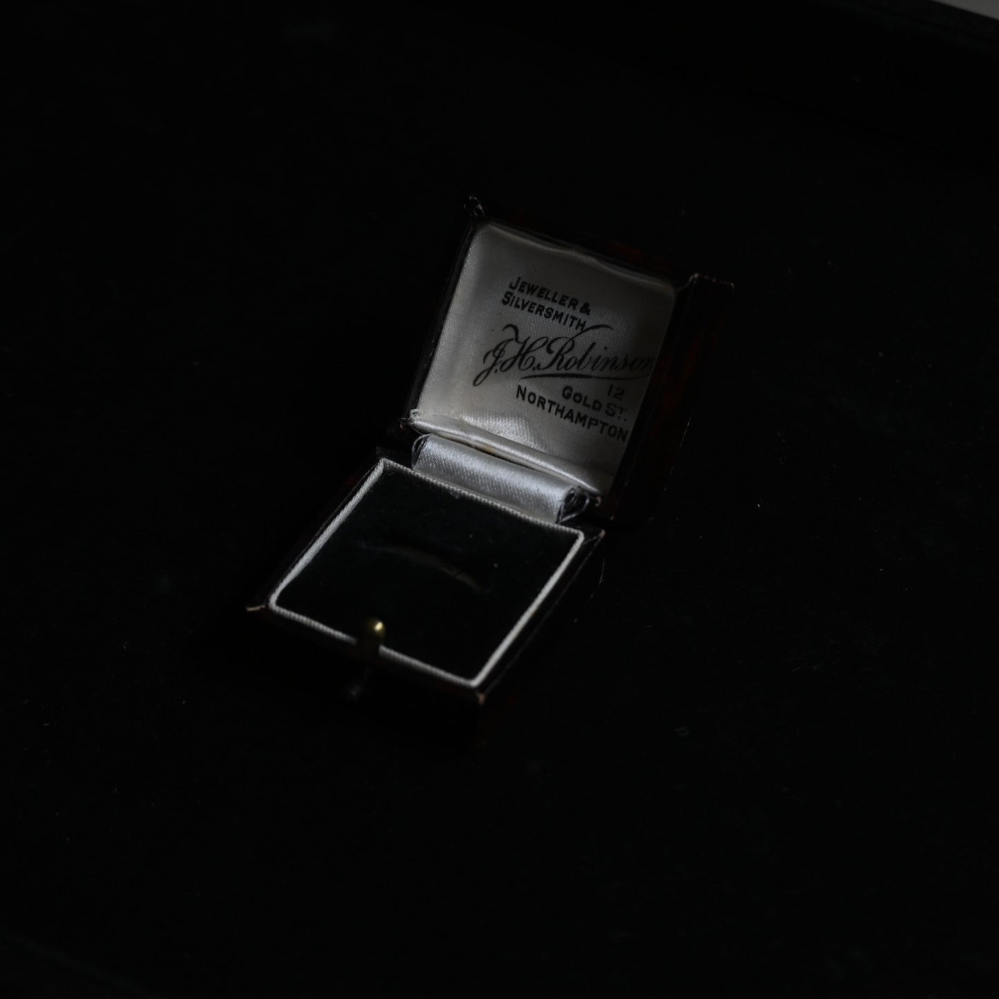J. H. Robinson Ring Case"Dark Amber Brown"｛RB-00915｝