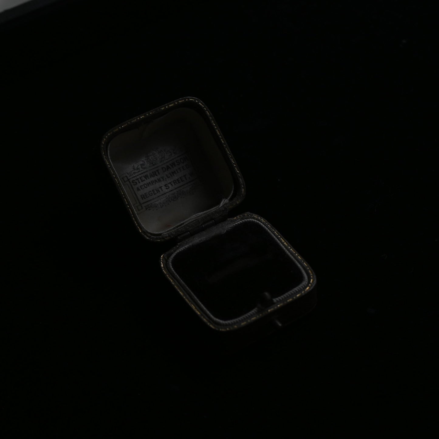 S.D. & Co. Ltd. Ring Case"Brown"｛RB-00917｝