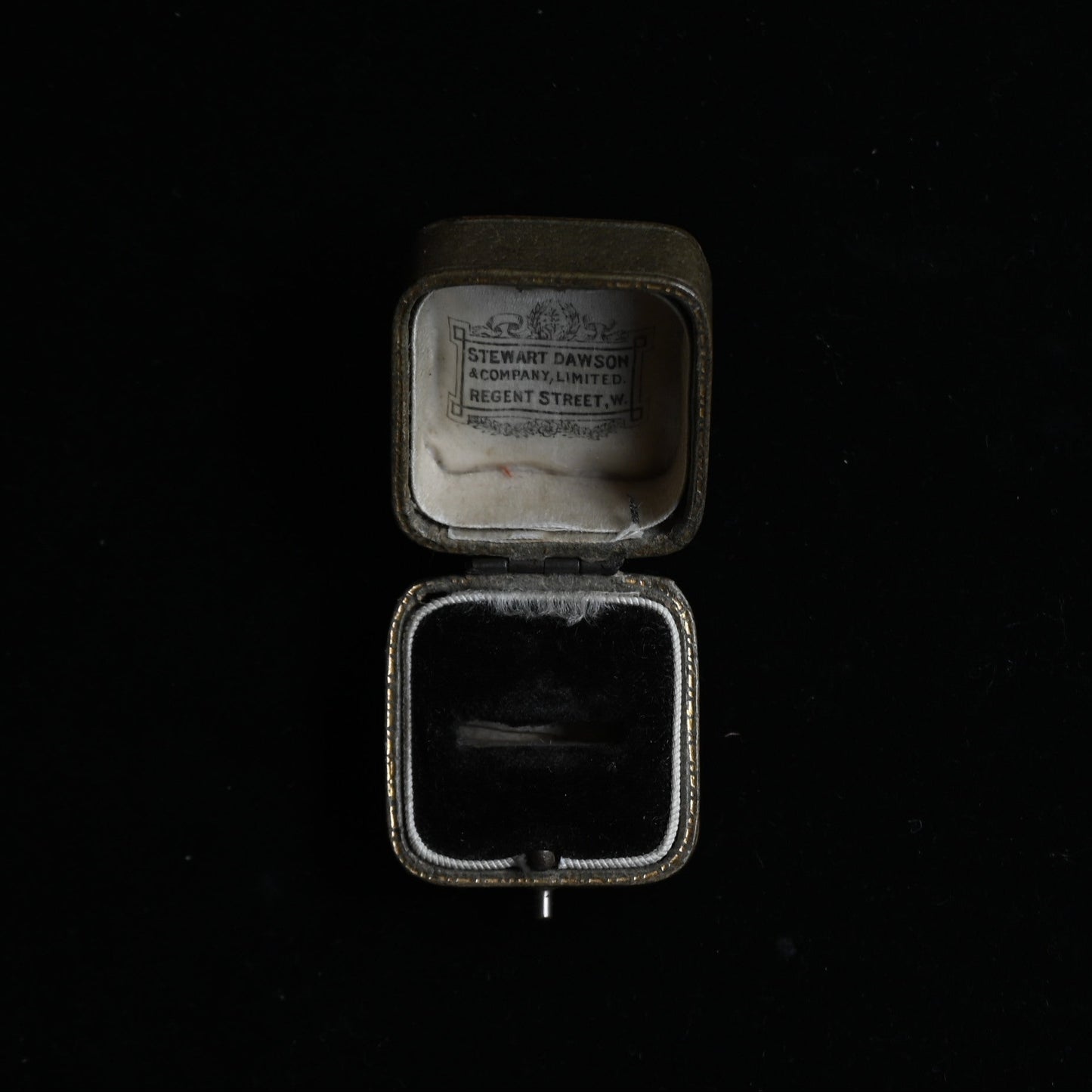 S.D. & Co. Ltd. Ring Case"Brown"｛RB-00917｝