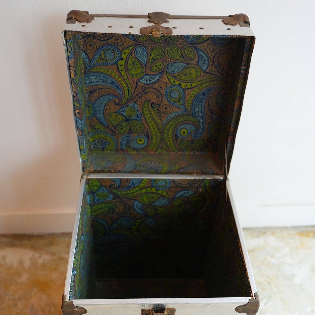 Matal Box ｛F-00929｝