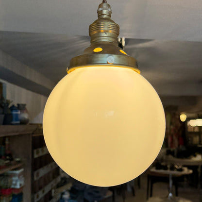 Milk glass round Lamp｛F-00411｝