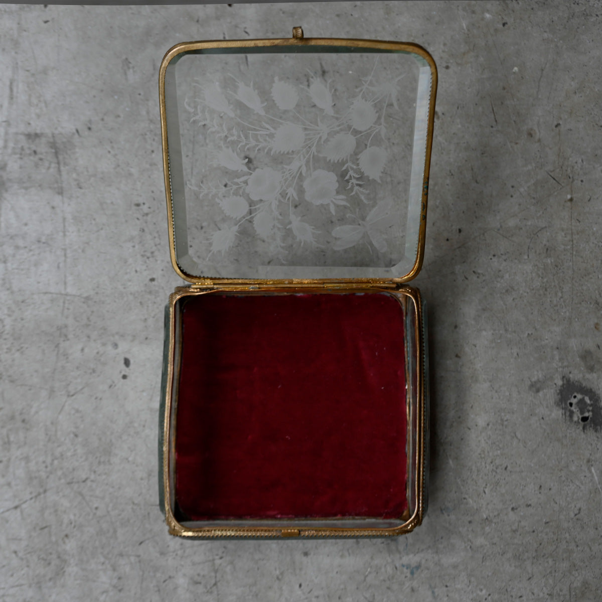 Decorative glass jewelry box｛R-00711｝