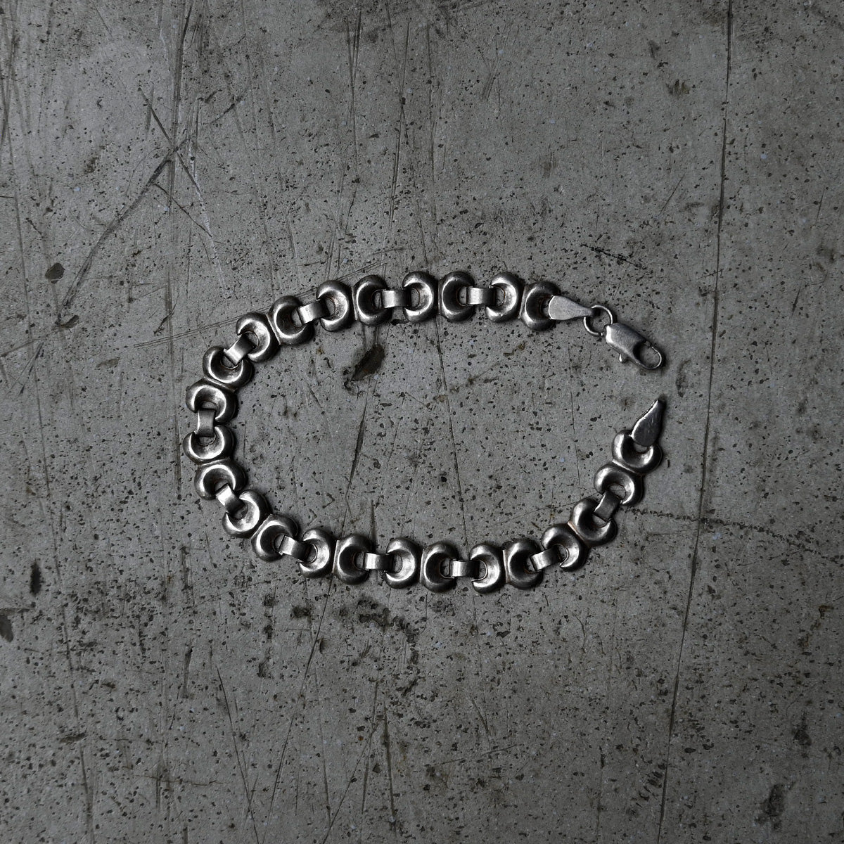 Vintage Bold Link Bracelet{R-00925}
