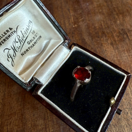 Vintage ring "Silver&Ruby"｛R-00905｝