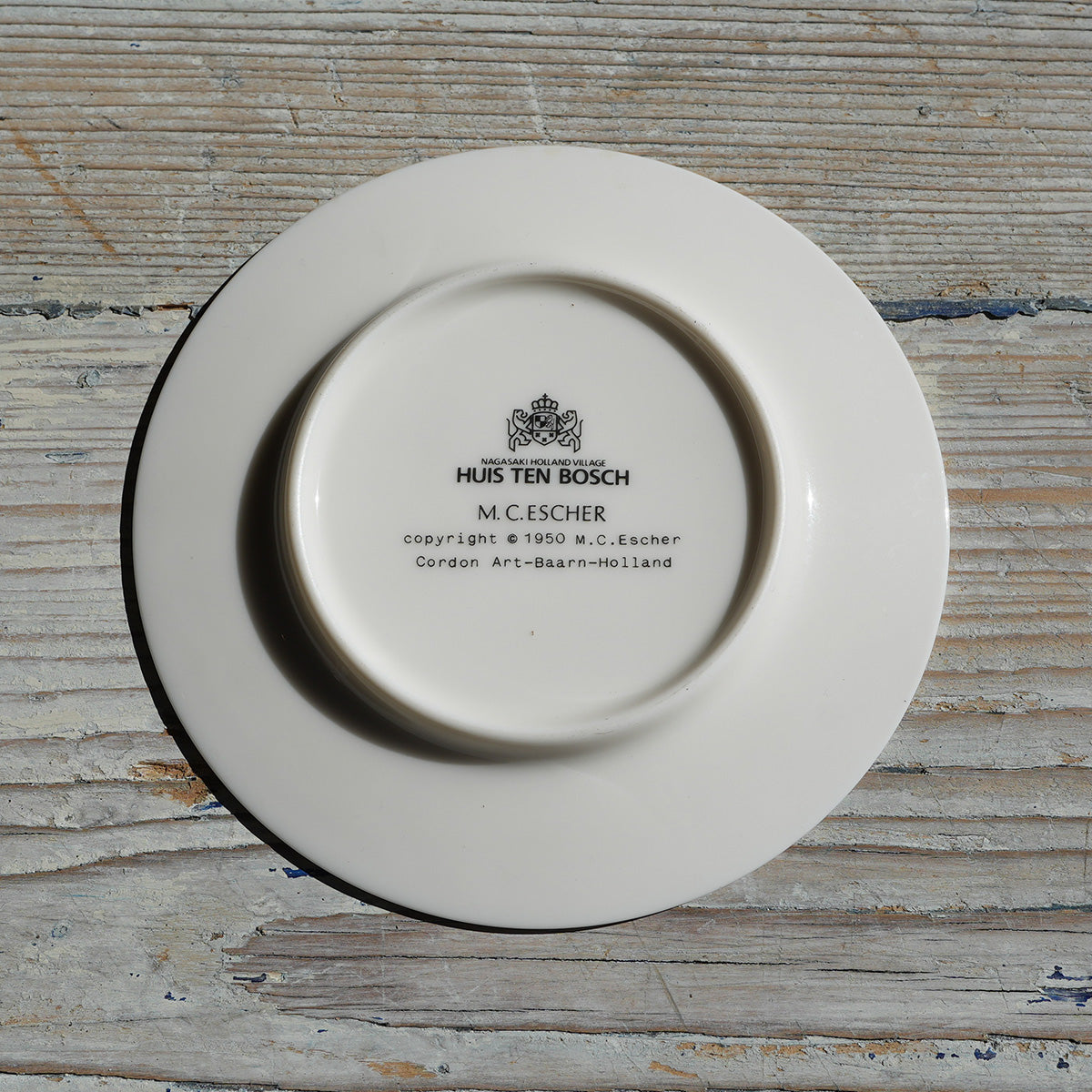 M.C.ESCHER / Cup ＆ Saucer Red｛F-00944｝